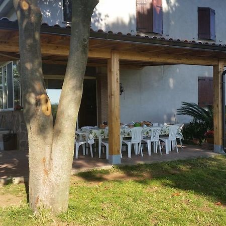 Bed and Breakfast La Finestra Sul Cortile Pomezia Exterior foto
