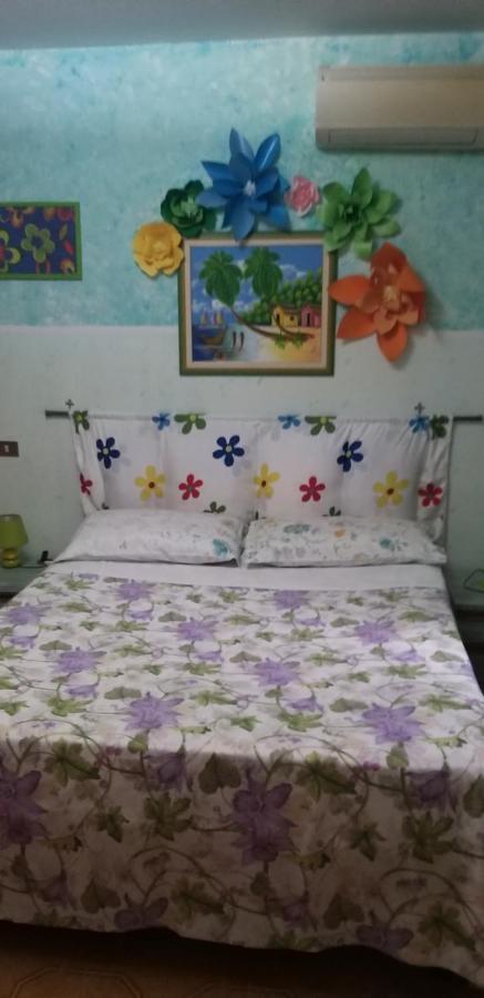 Bed and Breakfast La Finestra Sul Cortile Pomezia Exterior foto