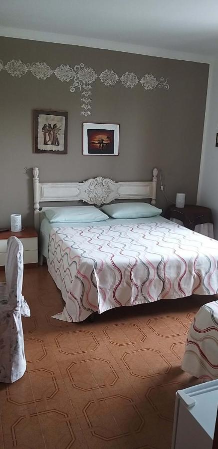 Bed and Breakfast La Finestra Sul Cortile Pomezia Exterior foto