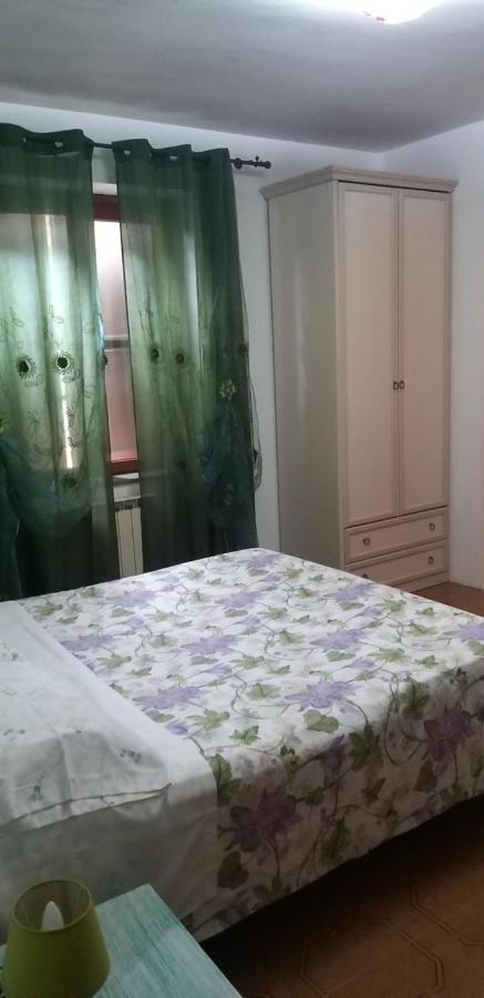 Bed and Breakfast La Finestra Sul Cortile Pomezia Exterior foto