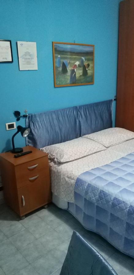 Bed and Breakfast La Finestra Sul Cortile Pomezia Exterior foto