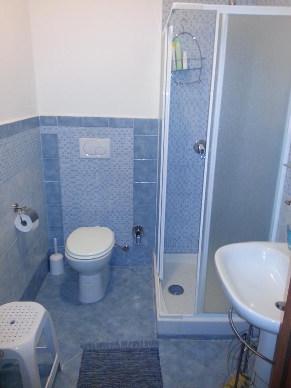 Bed and Breakfast La Finestra Sul Cortile Pomezia Exterior foto